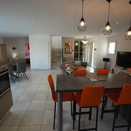 Moderne A Deux Pas De Lyon Vila *