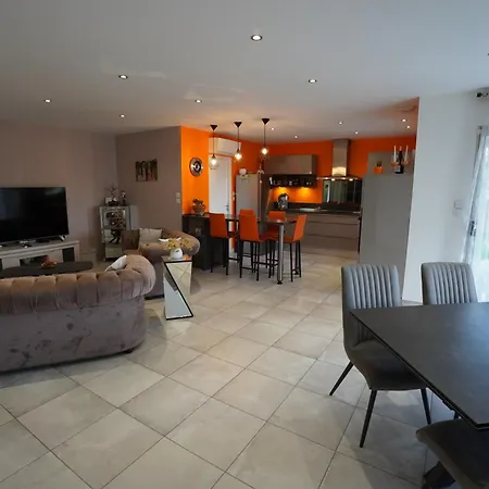 Vila Moderne A Deux Pas De Lyon *