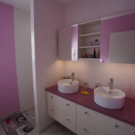 Vila Moderne A Deux Pas De Lyon